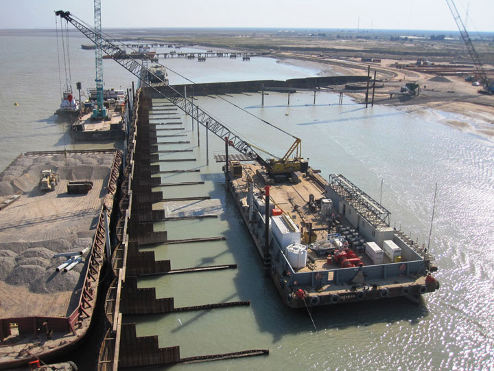 Iraqi naval Pier construction